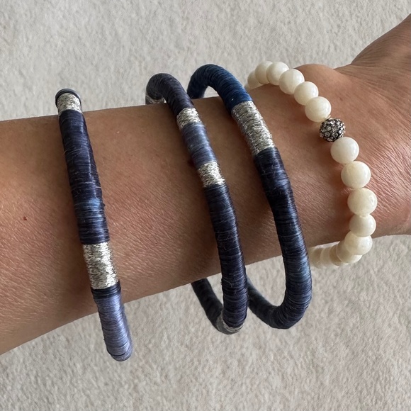 Handmade Flexible Bangle Bracelets from Rwanda - set of 3 blue/silver - Picture 9 of 15